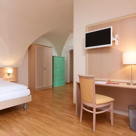 Cma Stift Ossiach Hotel Buitenkant foto