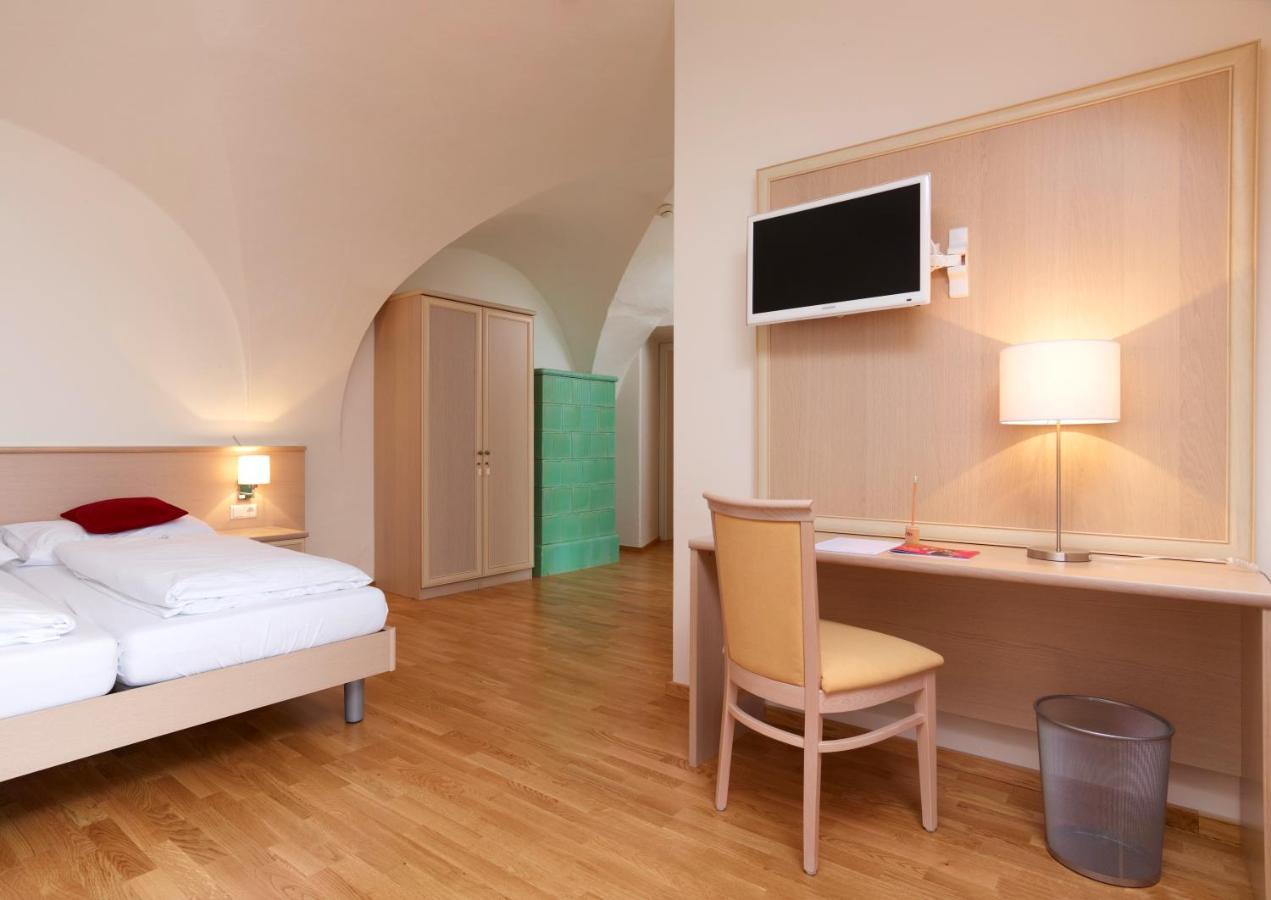 Cma Stift Ossiach Hotel Buitenkant foto