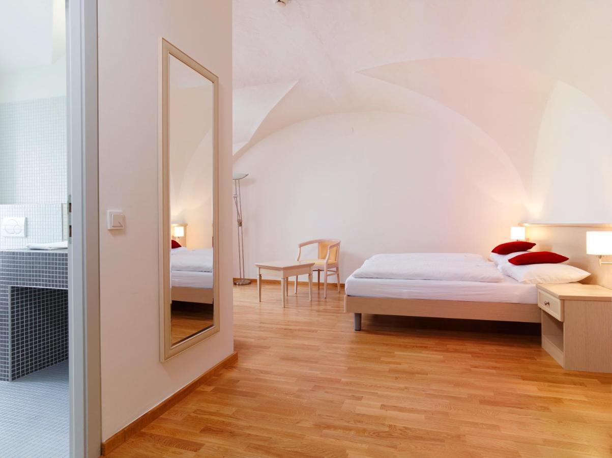 Cma Stift Ossiach Hotel Buitenkant foto