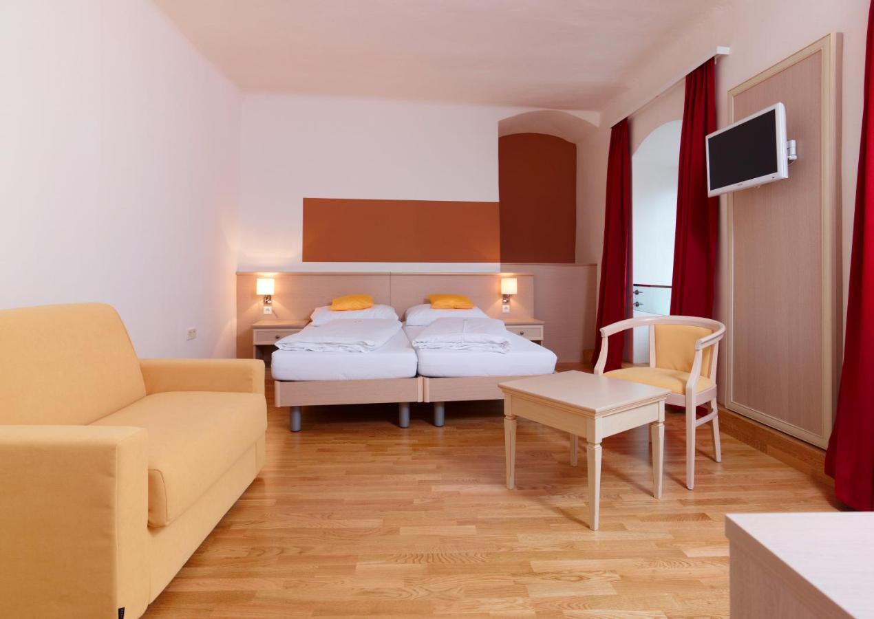 Cma Stift Ossiach Hotel Buitenkant foto